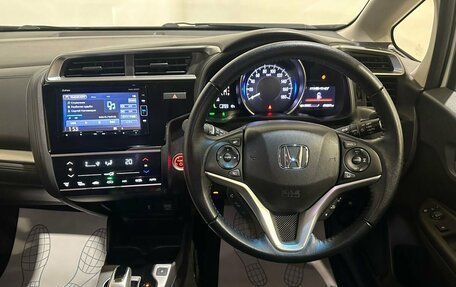 Honda Fit III, 2018 год, 1 350 000 рублей, 11 фотография