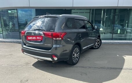Mitsubishi Outlander III рестайлинг 3, 2018 год, 2 120 000 рублей, 6 фотография