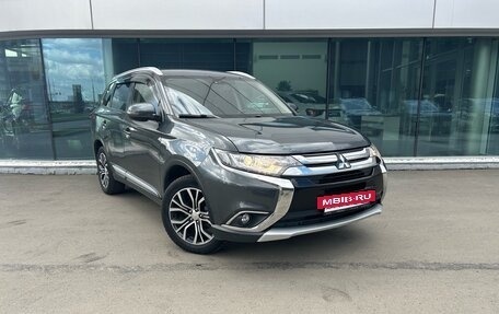 Mitsubishi Outlander III рестайлинг 3, 2018 год, 2 120 000 рублей, 3 фотография