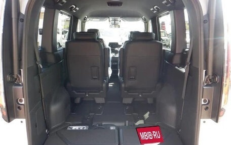 Honda Stepwgn, 2022 год, 2 700 009 рублей, 8 фотография