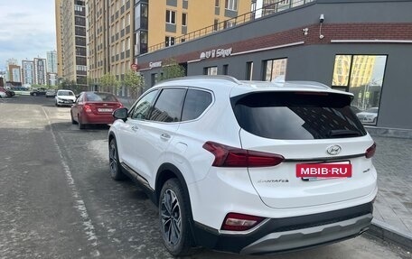 Hyundai Santa Fe IV, 2019 год, 3 800 000 рублей, 5 фотография