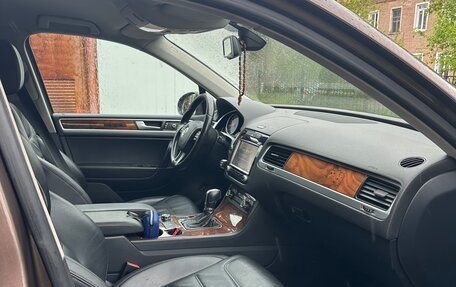 Volkswagen Touareg III, 2013 год, 2 400 000 рублей, 2 фотография