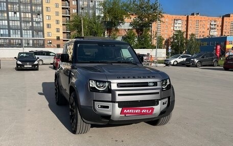 Land Rover Defender II, 2021 год, 9 000 000 рублей, 2 фотография