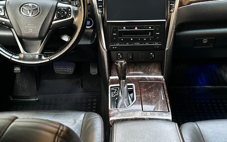 Toyota Camry, 2017 год, 2 300 000 рублей, 4 фотография