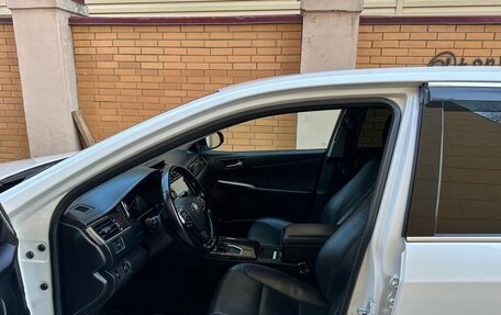 Toyota Camry, 2017 год, 2 300 000 рублей, 3 фотография