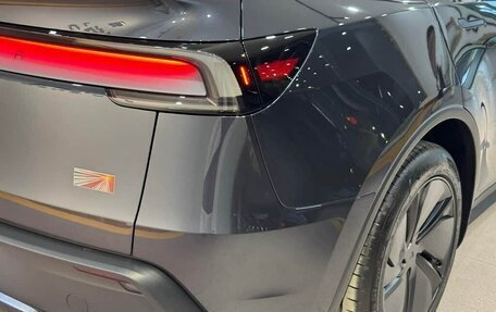 Tesla Model Y I, 2025 год, 6 000 000 рублей, 4 фотография