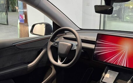Tesla Model Y I, 2025 год, 6 000 000 рублей, 6 фотография