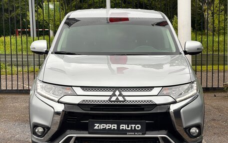Mitsubishi Outlander III рестайлинг 3, 2019 год, 2 399 000 рублей, 2 фотография