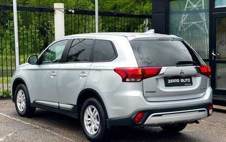 Mitsubishi Outlander III рестайлинг 3, 2019 год, 2 399 000 рублей, 7 фотография