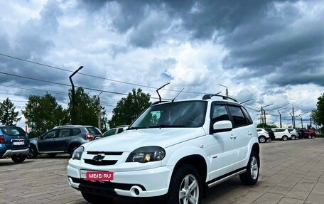 Chevrolet Niva I рестайлинг, 2017 год, 770 000 рублей, 3 фотография