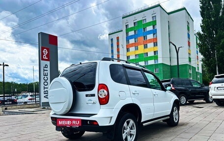 Chevrolet Niva I рестайлинг, 2017 год, 770 000 рублей, 2 фотография