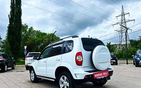 Chevrolet Niva I рестайлинг, 2017 год, 770 000 рублей, 4 фотография