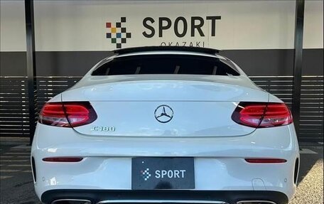 Mercedes-Benz C-Класс, 2019 год, 1 650 000 рублей, 3 фотография