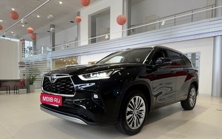 Toyota Highlander, 2024 год, 5 750 000 рублей, 3 фотография