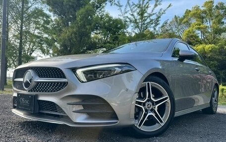 Mercedes-Benz A-Класс, 2018 год, 1 450 000 рублей, 2 фотография