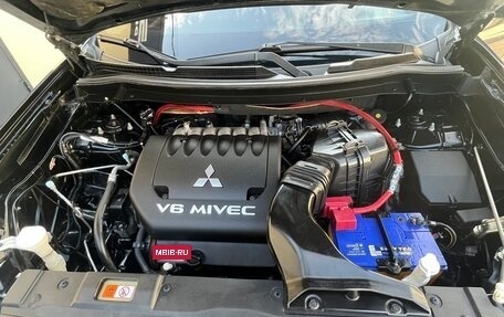 Mitsubishi Outlander III рестайлинг 3, 2013 год, 1 900 000 рублей, 2 фотография