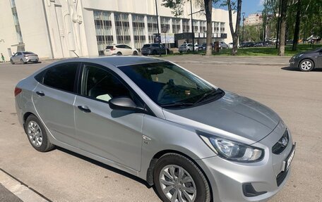 Hyundai Solaris II рестайлинг, 2014 год, 750 000 рублей, 2 фотография