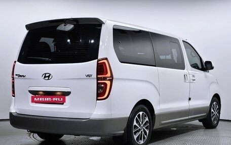 Hyundai Grand Starex Grand Starex I рестайлинг 2, 2019 год, 2 843 000 рублей, 2 фотография