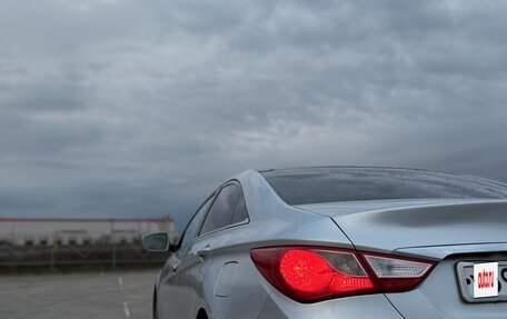 Hyundai Sonata VI, 2011 год, 990 000 рублей, 4 фотография