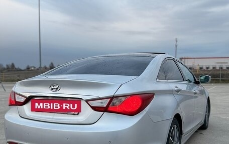 Hyundai Sonata VI, 2011 год, 990 000 рублей, 5 фотография