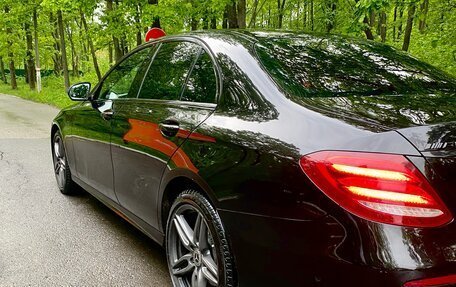 Mercedes-Benz E-Класс, 2018 год, 3 950 000 рублей, 2 фотография