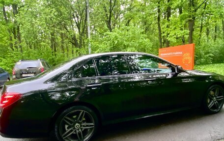 Mercedes-Benz E-Класс, 2018 год, 3 950 000 рублей, 4 фотография