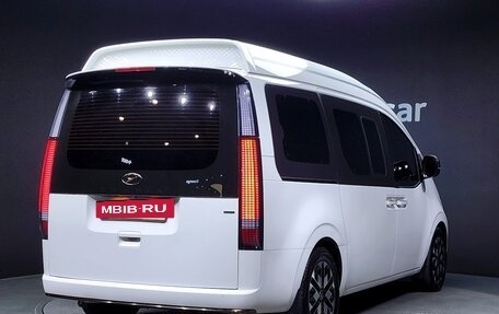 Hyundai Staria, 2022 год, 3 123 000 рублей, 2 фотография