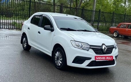 Renault Logan II, 2018 год, 830 000 рублей, 2 фотография