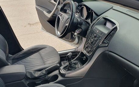 Opel Astra J, 2014 год, 990 000 рублей, 3 фотография