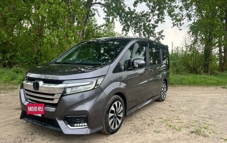 Honda Stepwgn IV, 2018 год, 2 310 000 рублей, 2 фотография