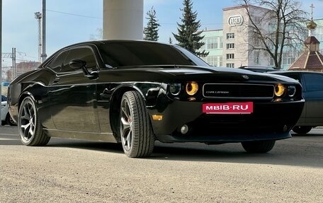 Dodge Challenger III рестайлинг 2, 2010 год, 2 450 000 рублей, 2 фотография