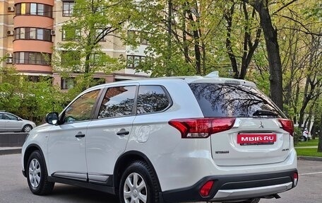 Mitsubishi Outlander III рестайлинг 3, 2017 год, 1 200 000 рублей, 6 фотография