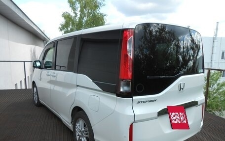 Honda Stepwgn IV, 2018 год, 1 640 000 рублей, 4 фотография