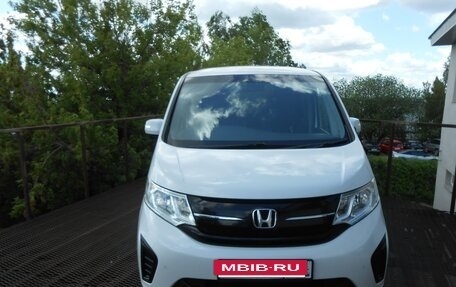 Honda Stepwgn IV, 2018 год, 1 640 000 рублей, 5 фотография