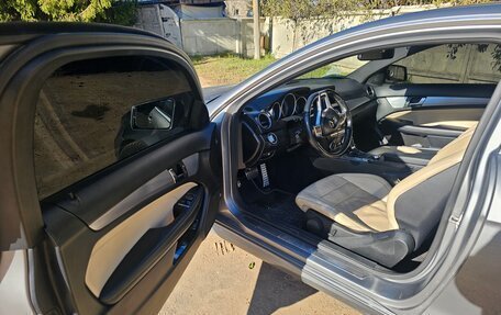 Mercedes-Benz C-Класс, 2011 год, 1 200 000 рублей, 3 фотография