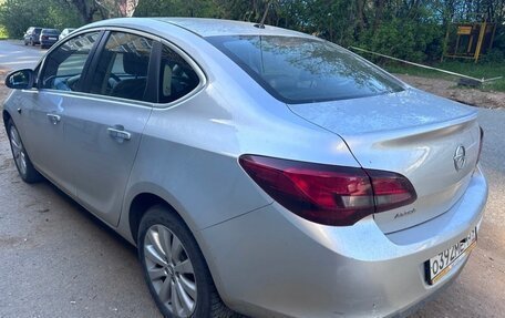 Opel Astra J, 2014 год, 750 000 рублей, 2 фотография