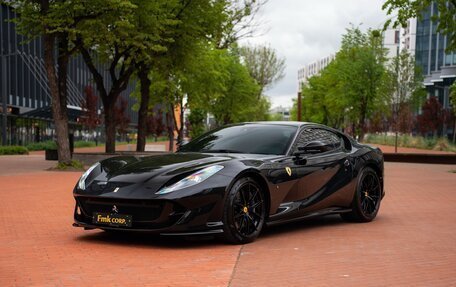 Ferrari 812, 2020 год, 38 000 000 рублей, 2 фотография