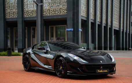 Ferrari 812, 2020 год, 38 000 000 рублей, 4 фотография