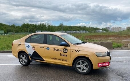 Skoda Rapid I, 2015 год, 265 000 рублей, 2 фотография