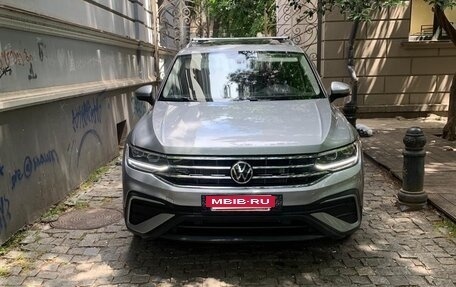 Volkswagen Tiguan II, 2021 год, 2 950 000 рублей, 2 фотография