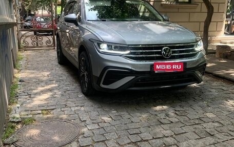 Volkswagen Tiguan II, 2021 год, 2 950 000 рублей, 4 фотография