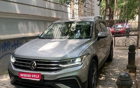 Volkswagen Tiguan II, 2021 год, 2 950 000 рублей, 3 фотография