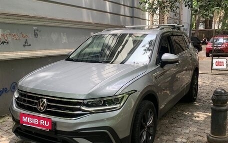 Volkswagen Tiguan II, 2021 год, 2 950 000 рублей, 5 фотография