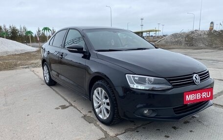 Volkswagen Jetta VI, 2012 год, 930 000 рублей, 4 фотография
