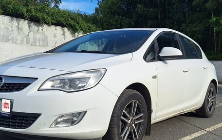 Opel Astra J, 2010 год, 610 000 рублей, 3 фотография