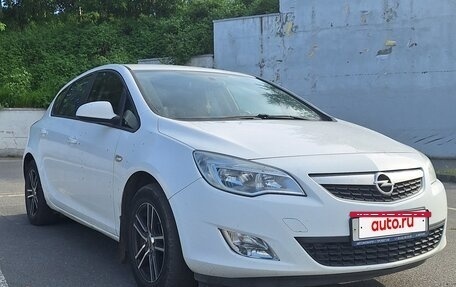Opel Astra J, 2010 год, 610 000 рублей, 2 фотография