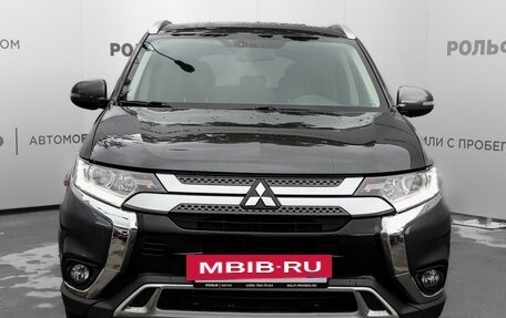 Mitsubishi Outlander III рестайлинг 3, 2019 год, 2 075 000 рублей, 2 фотография