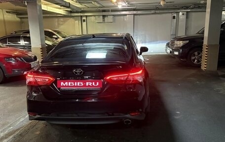 Toyota Camry, 2021 год, 3 280 000 рублей, 4 фотография