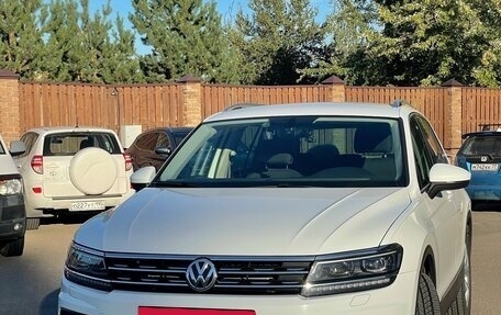 Volkswagen Tiguan II, 2018 год, 2 500 000 рублей, 2 фотография