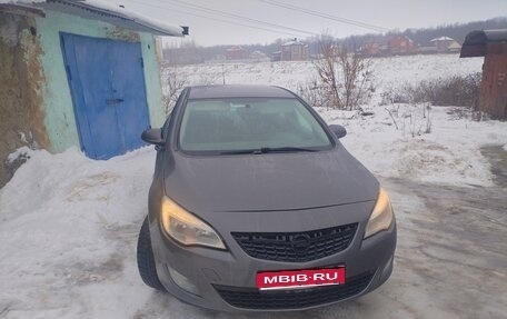 Opel Astra J, 2010 год, 217 000 рублей, 1 фотография
